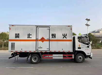 八宿爆破器材运输车